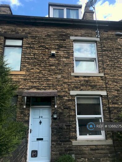2 Bedroom Terraced House To Rent In Melbourne Street, Saltaire, BD18