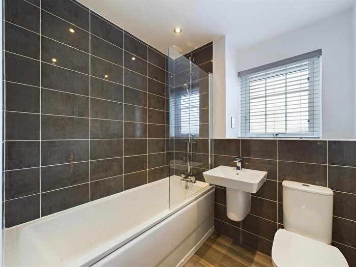 4 Bedroom Detached House For Sale In Grassholme Way, Startforth, DL12