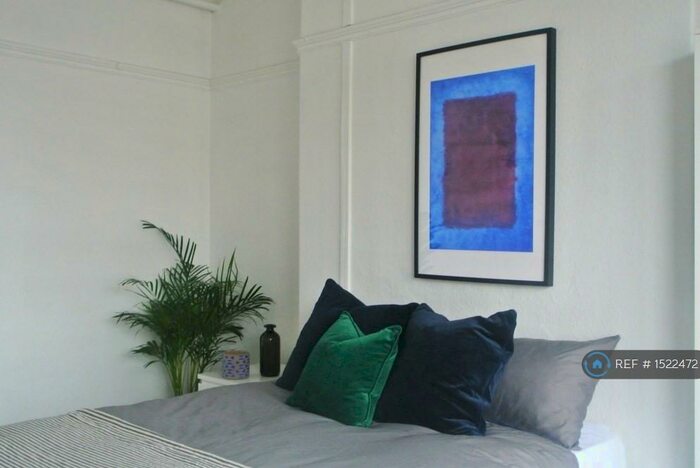 4 Bedroom Flat To Rent In Holyhead Road, Bangor, LL57