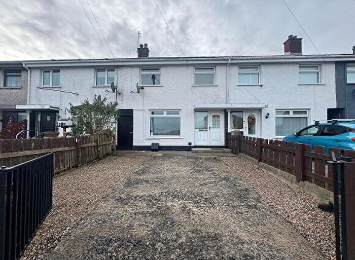 3 Bedroom Mid Terraced House For Sale In The Glade, Newtownabbey, BT36