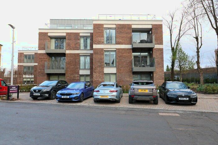 3 Bedroom Flat To Rent In Eastwoodhill Grove, Giffnock, Glasgow, East Renfrewshire, G46