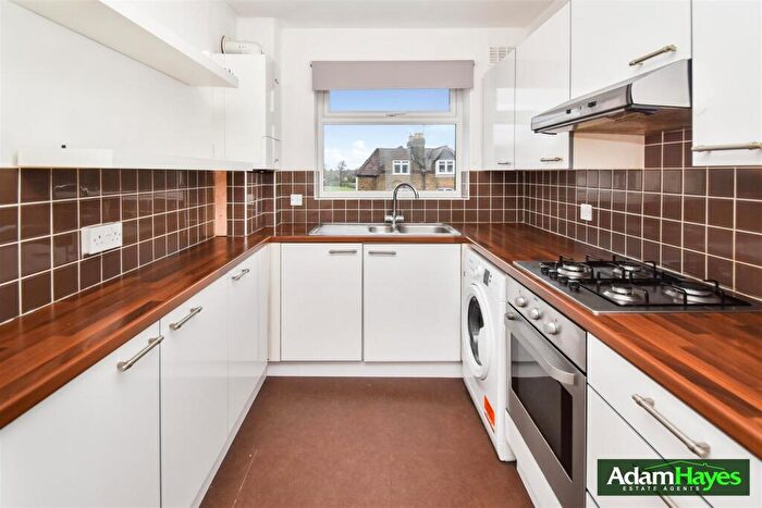 1 Bedroom Apartment For Sale In Athenaeum Road, Whetstone, N20