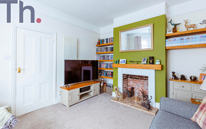 3 Bedroom Semi Detached House For Sale In Cowes, Isle Of Wight, PO31