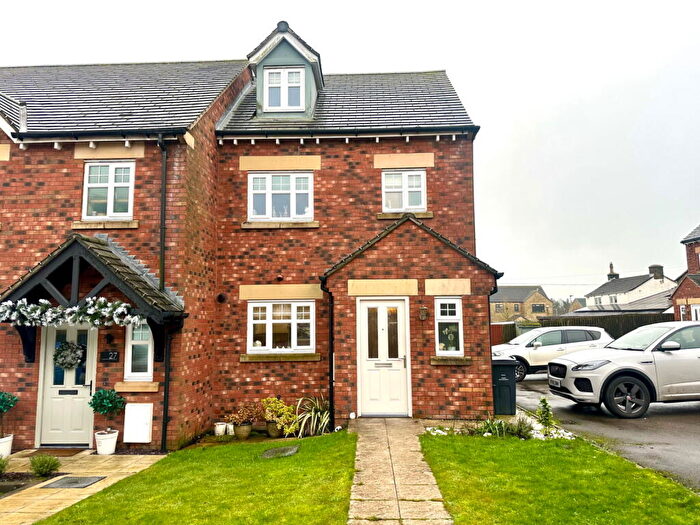 3 Bedroom Town House For Sale In Ivy Bank Close, Penistone, Sheffield, S36