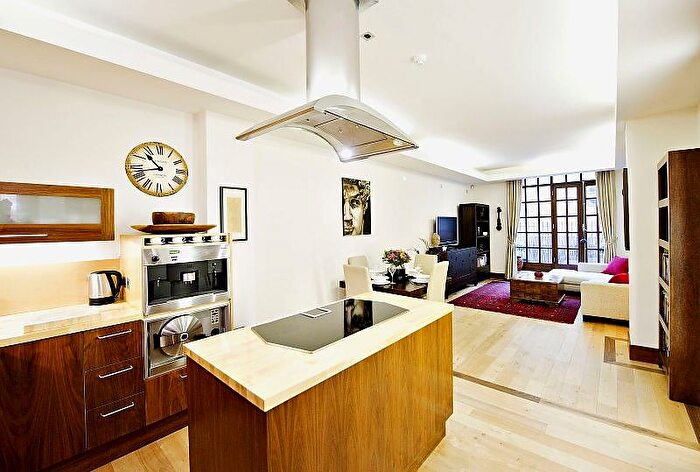 2 Bedroom Flat To Rent In St. Saviours House, Bermondsey Wall West, SE16