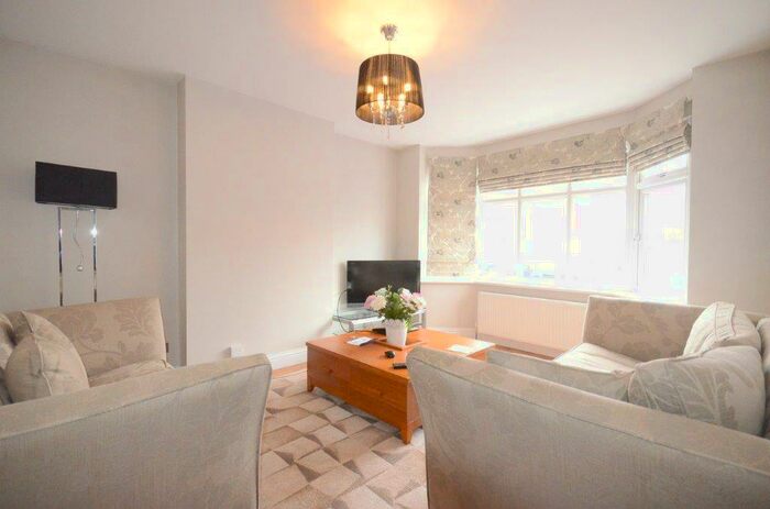 3 Bedroom Semi-Detached House To Rent In Langley Road, Langley, SL3