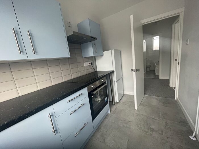 1 Bedroom Flat To Rent In Ryefield Ave, Hillingdon, UB10