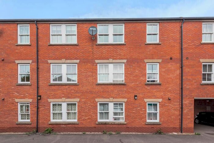 2 Bedroom Flat To Rent In Warwick Road, Banbury, OX16