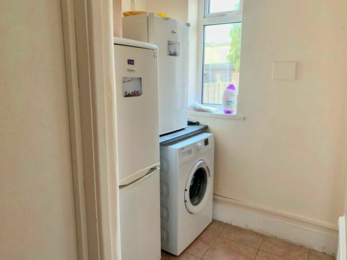 5 Bedroom Semi-Detached House To Rent In Friends Road, Norwich, NR5