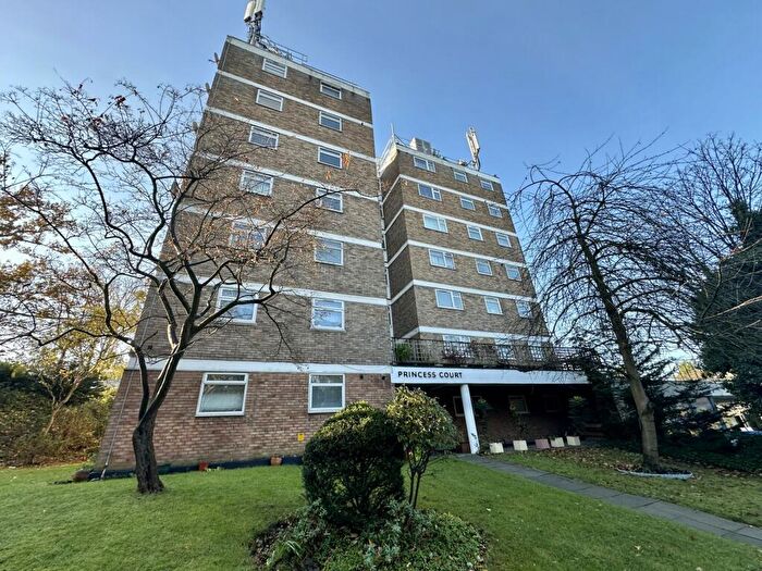 2 Bedroom Flat To Rent In Bromley Hill, Bromley, BR1