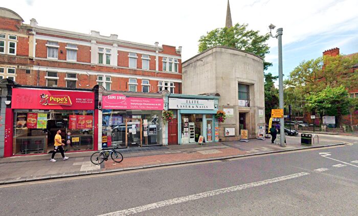 1 Bedroom Flat To Rent In The Mall, Ealing, London, W5