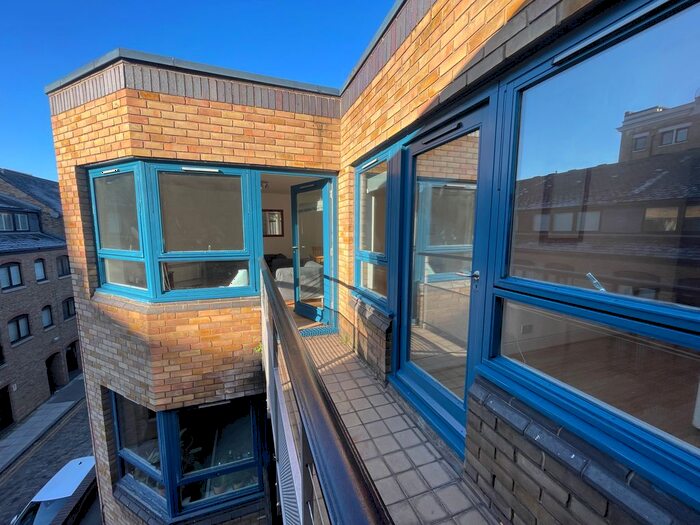 2 Bedroom Flat To Rent In Wapping High Street, Wapping, London, E1W
