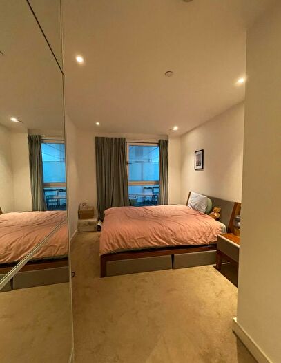 2 Bedroom Flat To Rent In Bach House, Wandsworth Road, London, SW8