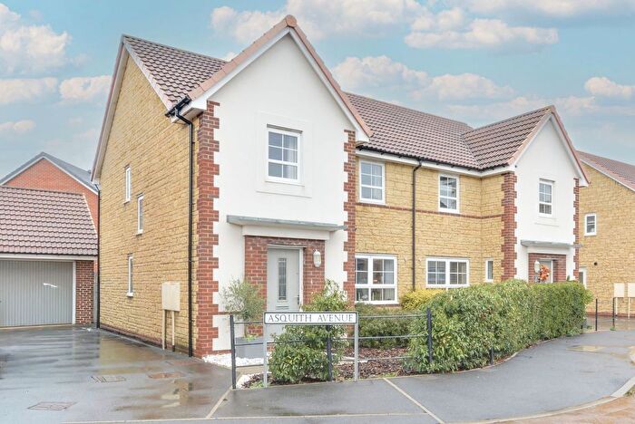 4 Bedroom Semi Detached House For Sale In Melksham, Wiltshire, SN12