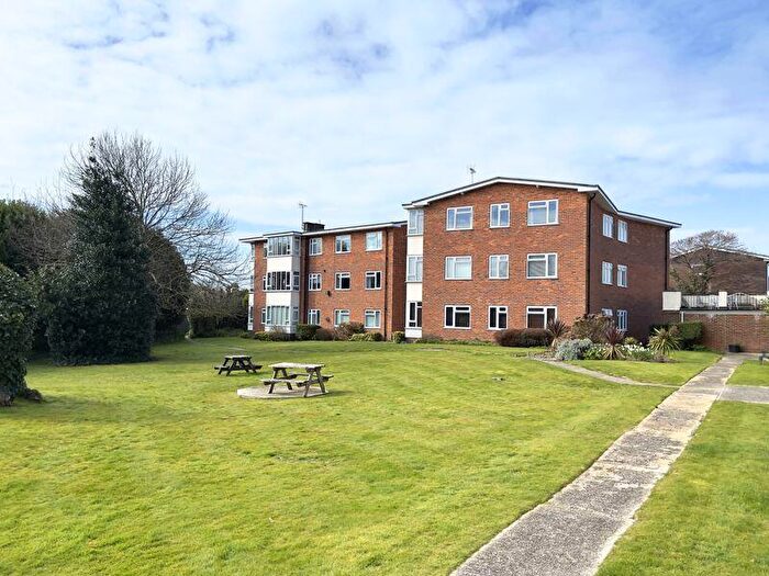 2 Bedroom Flat For Sale In Limmer Lane, Felpham Village, PO22