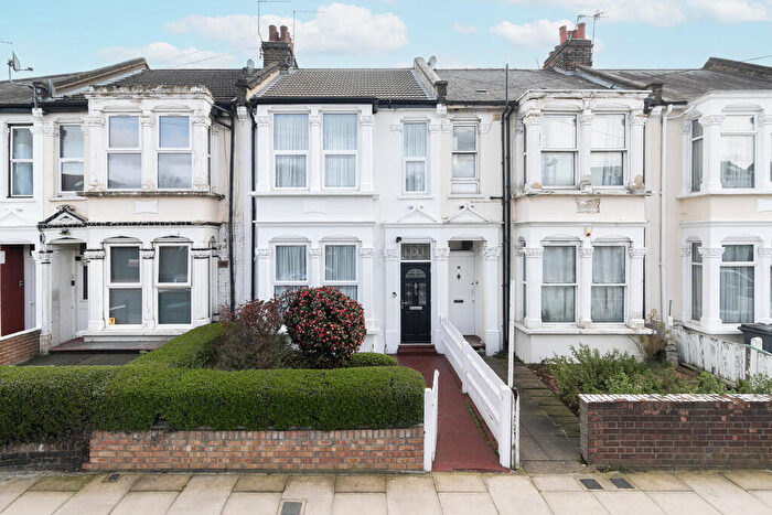 3 Bedroom Terraced House For Sale In St. Pauls Road, Tottenham, N17