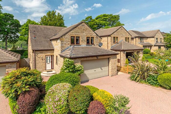 4 Bedroom Detached House For Sale In Wingfield Court, Bingley, BD16