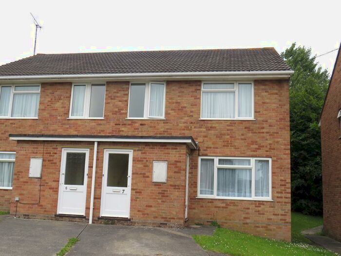 1 Bedroom Flat To Rent In Thatcham Close, Yeovil, BA21