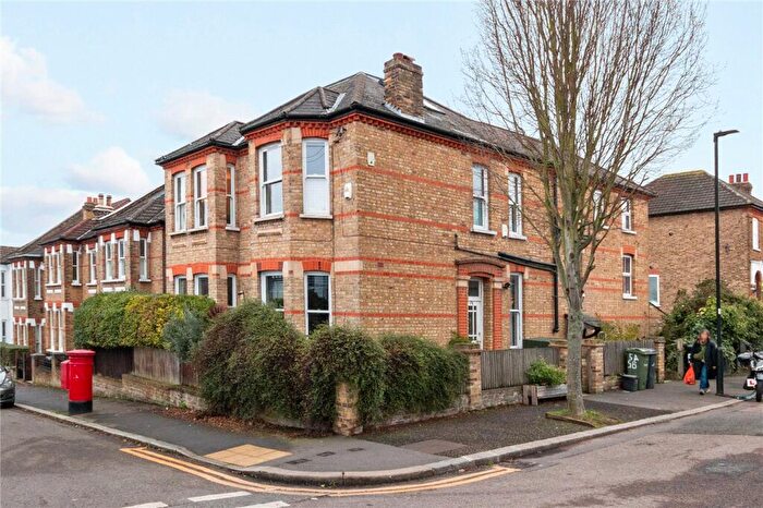 2 Bedroom Apartment For Sale In Dodbrooke Road, West Norwood, London, SE27