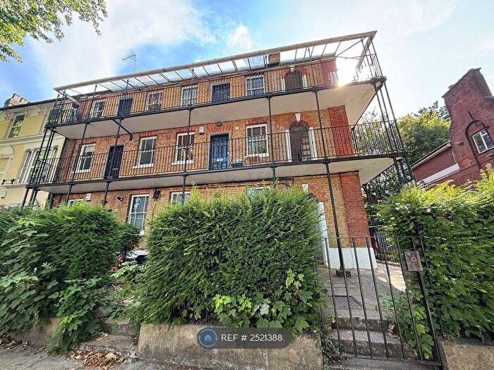 2 Bedroom Flat To Rent In North Hill, London, N6