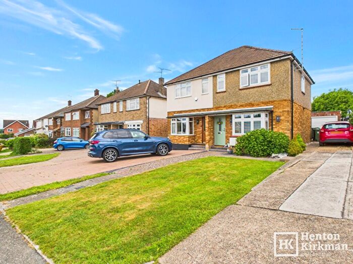 3 Bedroom Semi-Detached House For Sale In Fairfield Rise, Billericay, Essex, CM12