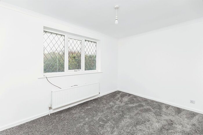 2 Bedroom Semi-Detached House For Sale In Sycamore Road, Barlby, Selby, YO8