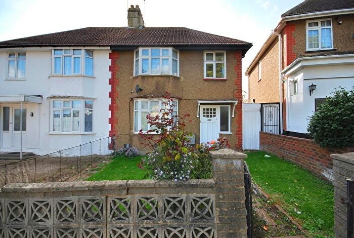 4 Bedroom Semi-Detached House To Rent In St James Gardens, Wembley, HA0