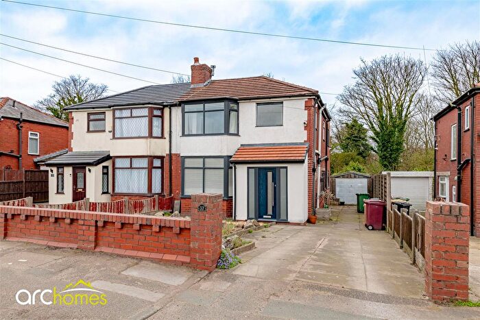 3 Bedroom Semi Detached House For Sale In Salford Road, Bolton, BL5