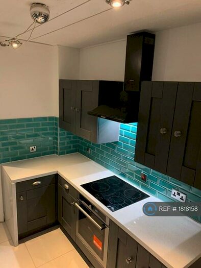 2 Bedroom Flat To Rent In Marina Court, London, E3