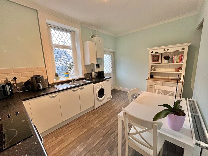 2 Bedroom Terraced House For Sale In Lambgates, Hadfield, Glossop, SK13