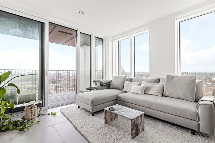 2 Bedroom Apartment For Sale In Cendal Crescent, London, E1