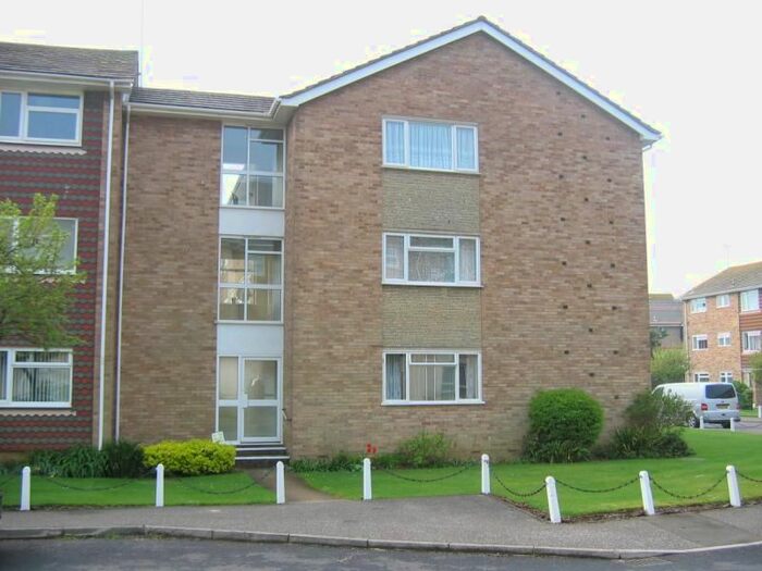 2 Bedroom Flat To Rent In Harsfold Close, Rustington, Littlehampton, West Sussex, BN16