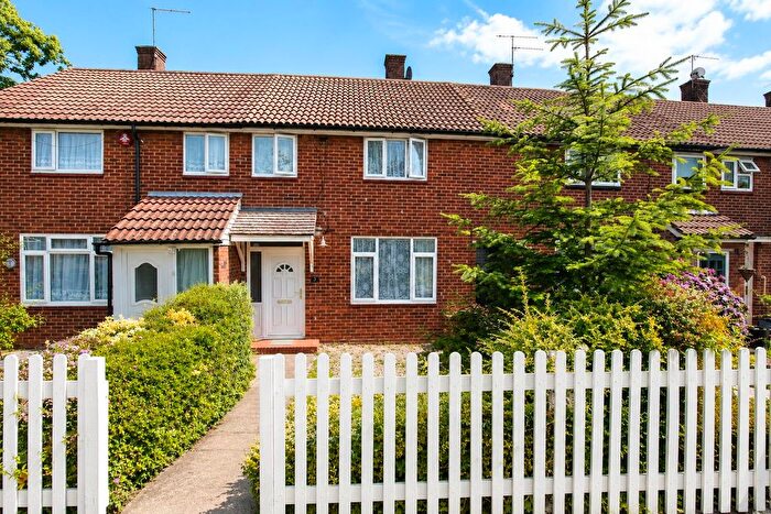3 Bedroom Terraced House For Sale In Willow Green, Borehamwood, WD6