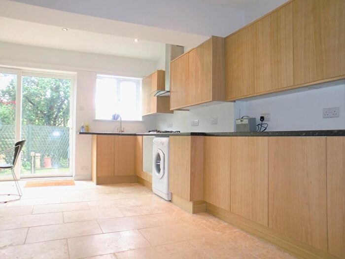 6 Bedroom Terraced House To Rent In Barracks Lane, Hmo Ready Sharers, OX4