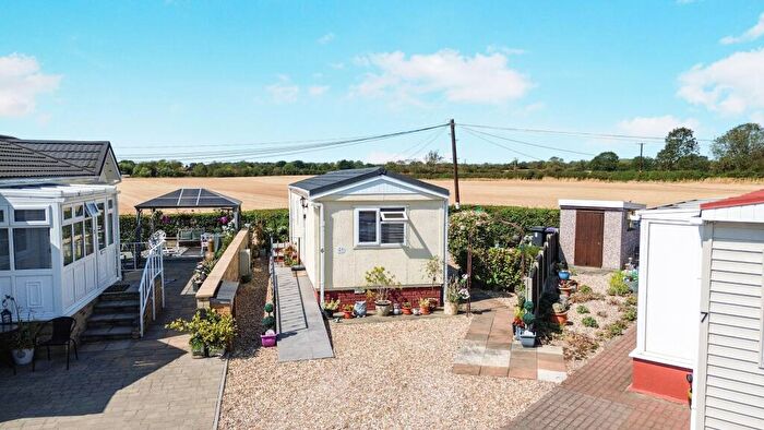 1 Bedroom Park Home For Sale In Braemar Residential Park, Kirkby Green, LN4