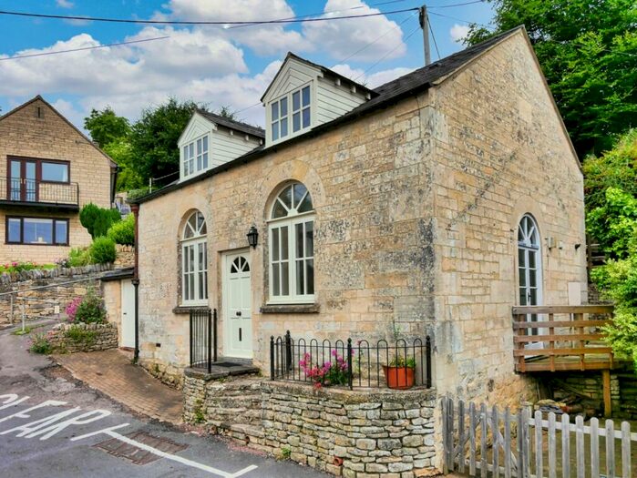 3 Bedroom Cottage To Rent In The Lane, Randwick, GL6