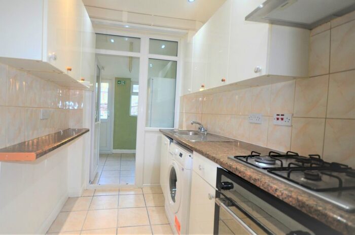 3 Bedroom Terraced House To Rent In Ruby Road, E17