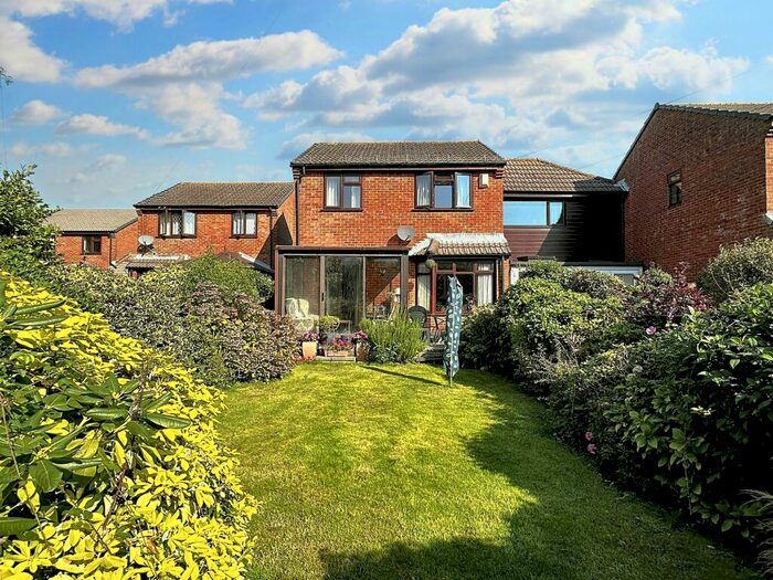 3 Bedroom Link Detached House For Sale In Rhyme Hall Mews, Fawley, SO45