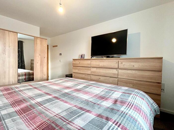 3 Bedroom Detached House For Sale In Woodlark Walk, Goldthorpe, S63