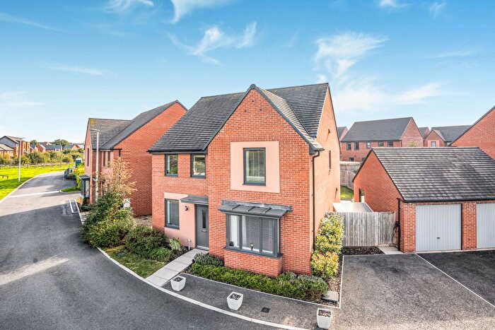 4 Bedroom Detached House For Sale In Flint Field Way, Tithebarn, Exeter, EX1