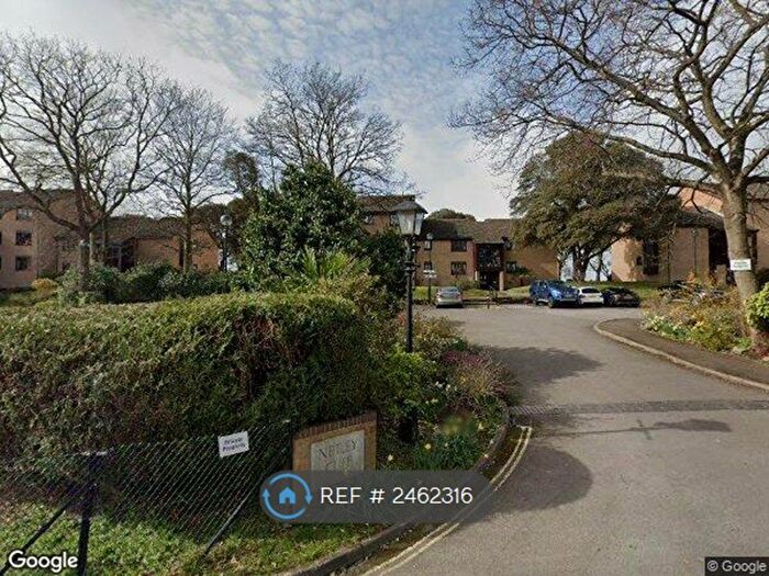 2 Bedroom Flat To Rent In Victoria Road, Netley Abbey, Southampton, SO31