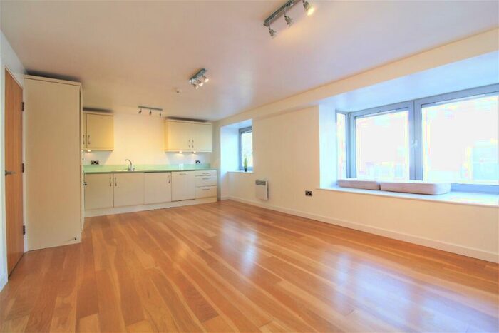 2 Bedroom Flat To Rent In Queens Road, City Centre, Brighton, BN1