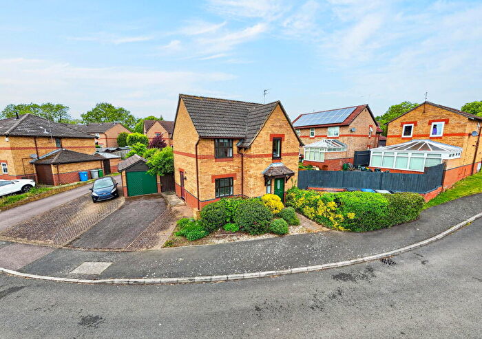 3 Bedroom Detached House For Sale In Cypress Close, Desborough, Kettering, NN14