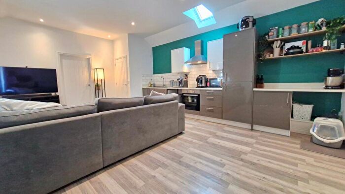 2 Bedroom Bungalow For Sale In Peterborough Road, Market Deeping, Peterborough, PE6