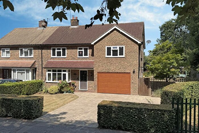 5 Bedroom Semi Detached House For Sale In Summers Road, Farncombe, GU7
