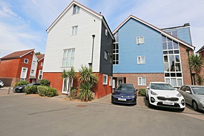 2 Bedroom Flat For Sale In Thomas Neame Avenue, Faversham, ME13