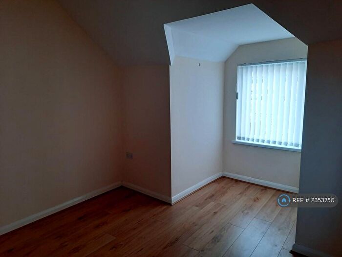 3 Bedroom Terraced House To Rent In High Street, Graig, Pontypridd, CF37