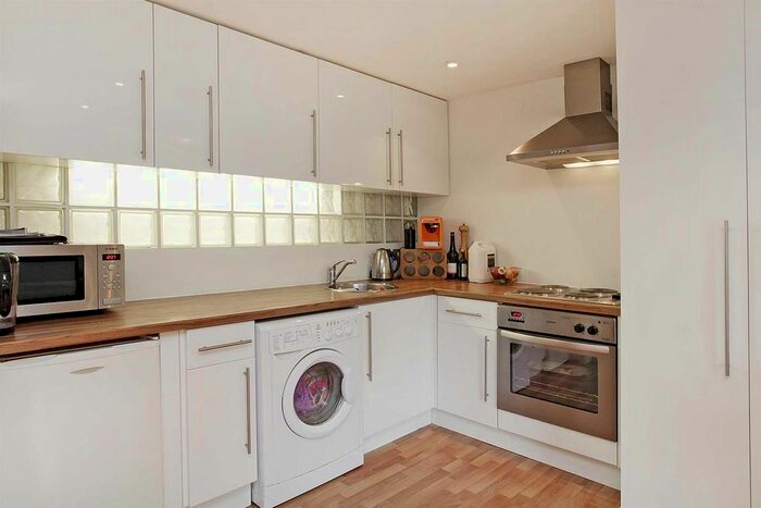 1 Bedroom Flat To Rent In Vandon Court, Petty France, St James' Park, London, SW1H