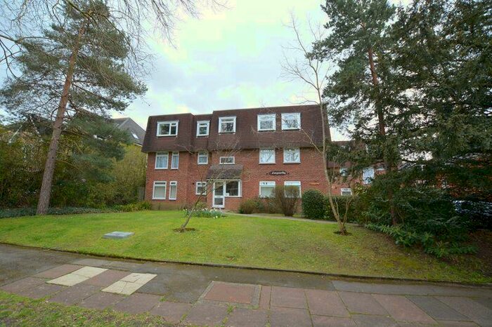 2 Bedroom Flat To Rent In Royston Grove, Hatch End, HA5