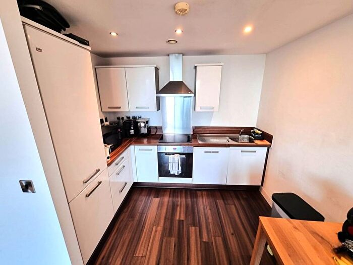 2 Bedroom Flat To Rent In Sackville Street, Barnsley, S70